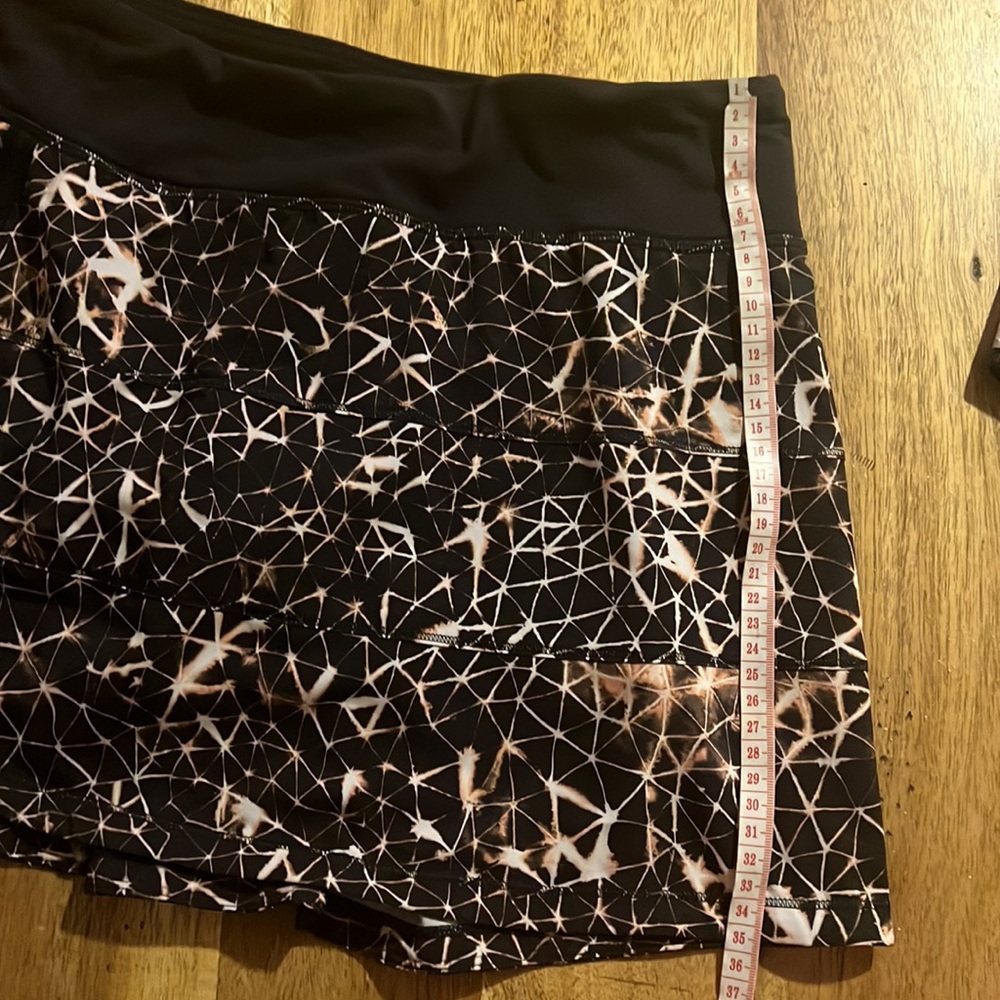 lululemon athletica Black and Brown Athletic Shorts - Picture 9 of 9